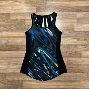 Abstract Patterned Sports Top - size XS